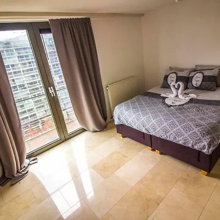 Fiona Apartment *