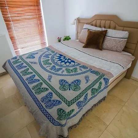 Fiona Apartment